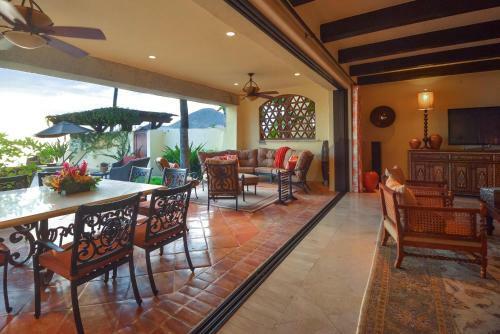 Beachfront With Incredible View, Hacienda Villa 11