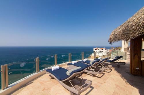 Full Service Stunning Oceanfront At Villa Penasco