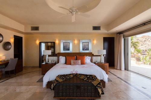 Full Service Stunning Oceanfront At Villa Penasco
