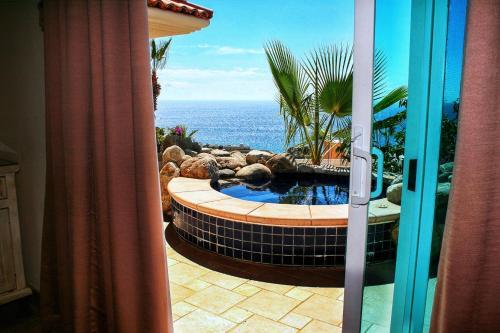 Villa Thunderbird