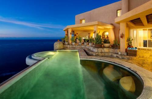 Panoramic Ocean Views At Hillside Casa Mirador