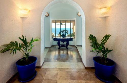 Panoramic Ocean Views At Hillside Casa Mirador