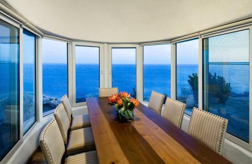 Panoramic Ocean Views At Hillside Casa Mirador