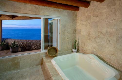 Panoramic Ocean Views At Hillside Casa Mirador