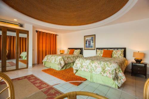 Elegance And Amazing Ocean View, Villa Clara Vista