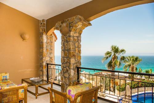 Private Retreat With Large Pool Deck At Villa Isla