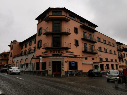 Hotel Salmones