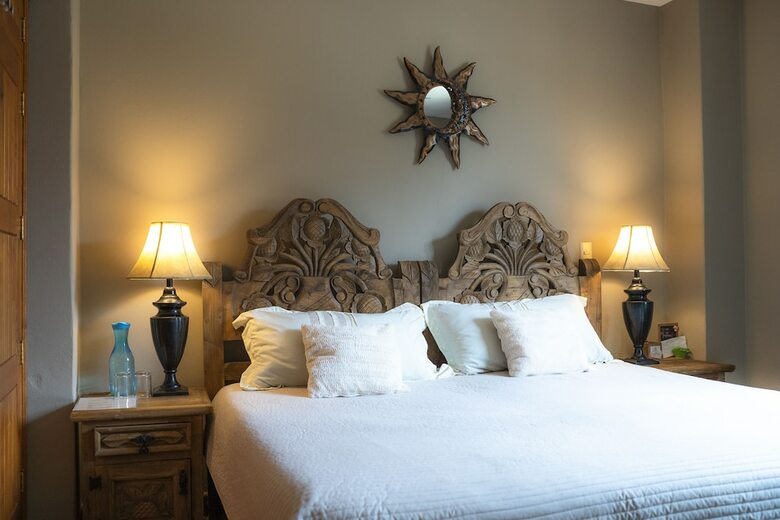 Tadeo Inn Bed & Breakfast