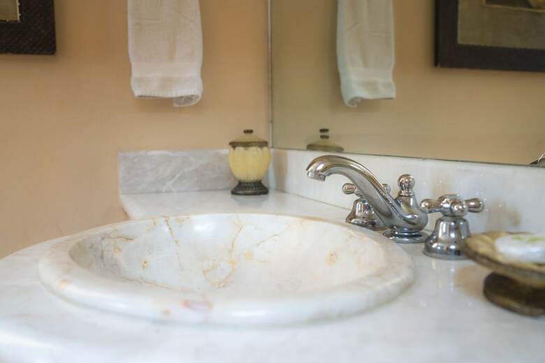 Tadeo Inn Bed & Breakfast