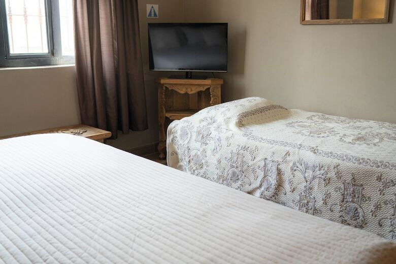 Tadeo Inn Bed & Breakfast