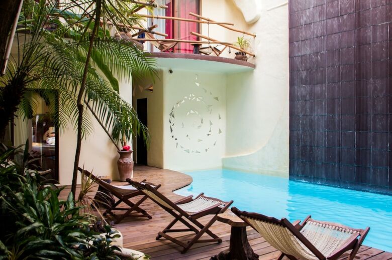 Kinbe Deluxe Boutique Hotel