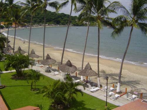 Costa Alegre Hotel & Suites