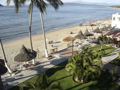 Costa Alegre Hotel & Suites