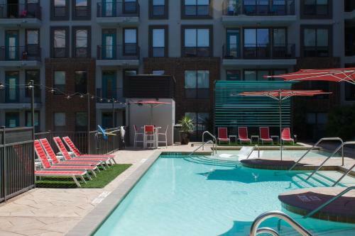Aparthotel The Guild Music District | Red River St