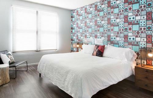 Aparthotel The Guild Music District | Red River St