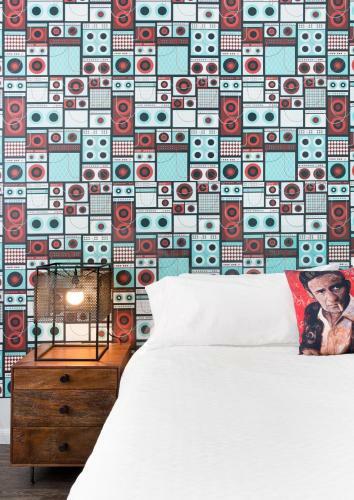 Aparthotel The Guild Music District | Red River St