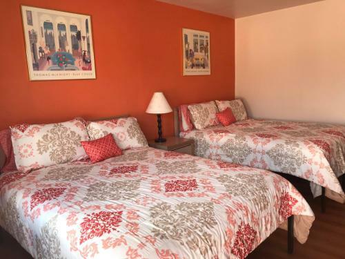 Royal Gateway Motel