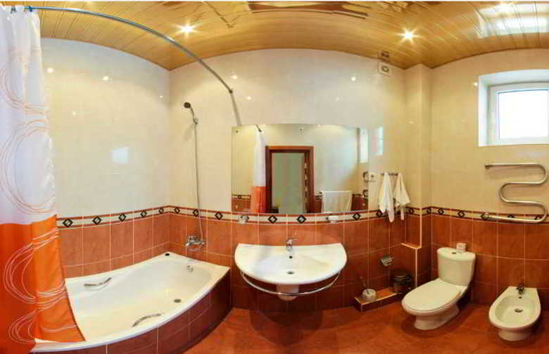 Yanais Hotel