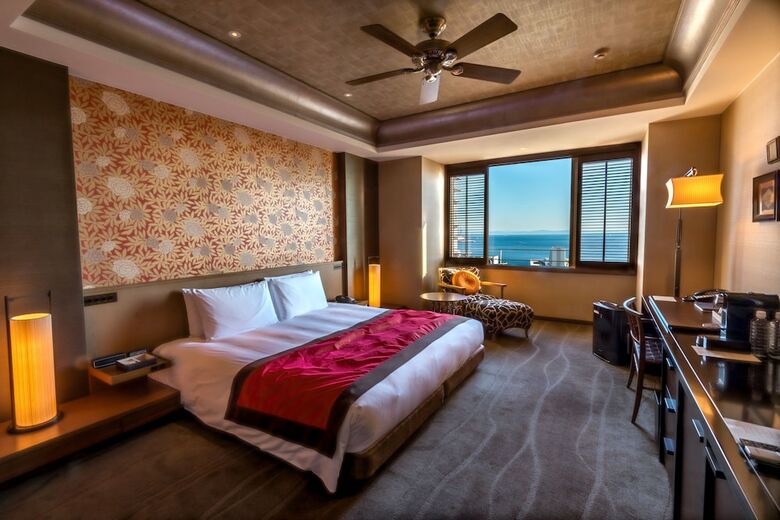 Oriental Hotel