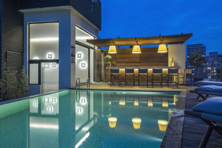 O Monot Hotel