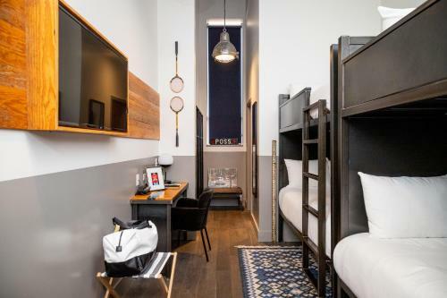 Hotel Fieldhouse Jones Chicago