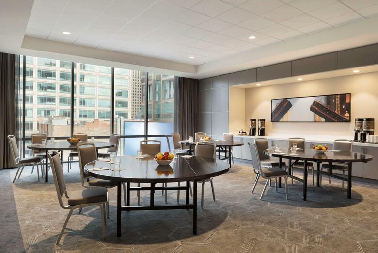 Hotel Hampton By Hilton Chicago Downtown West Loop