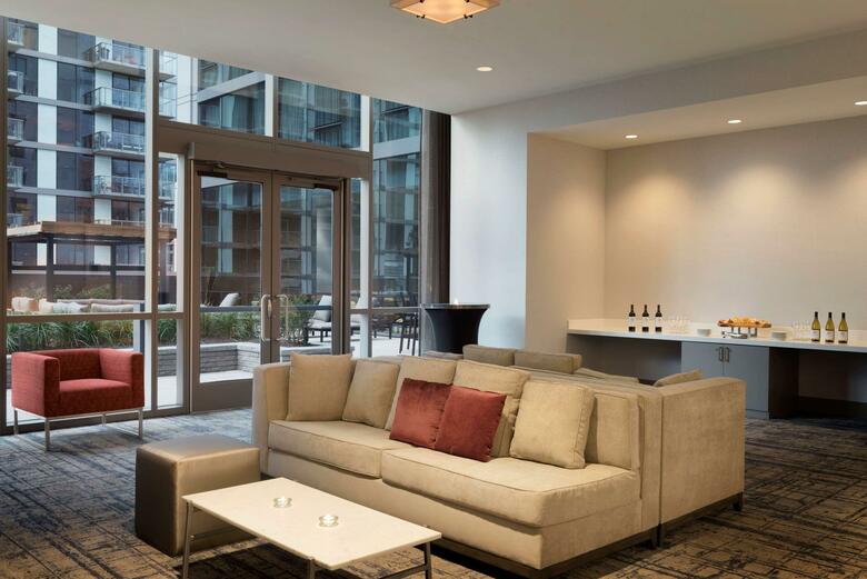 Hotel Hampton By Hilton Chicago Downtown West Loop