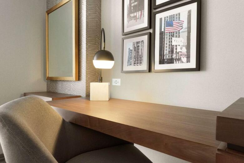Hotel Hampton By Hilton Chicago Downtown West Loop