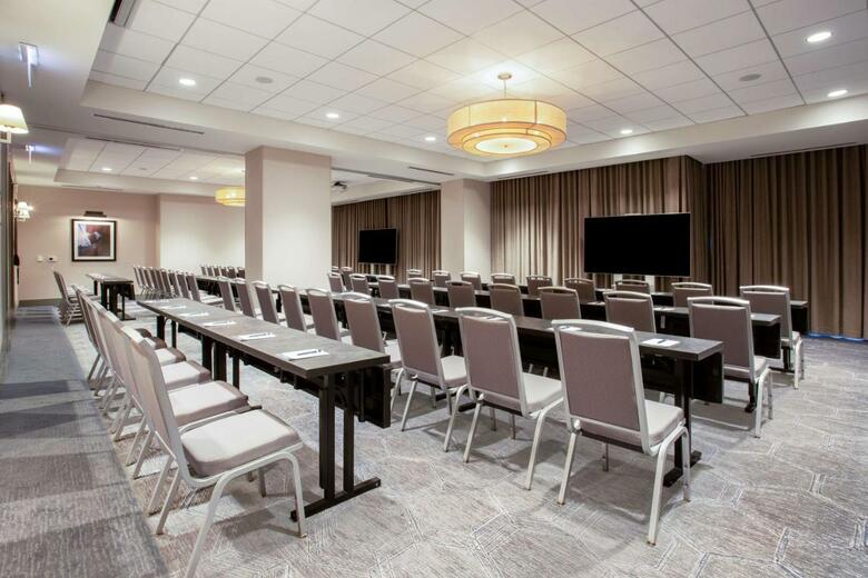 Hotel Hampton By Hilton Chicago Downtown West Loop
