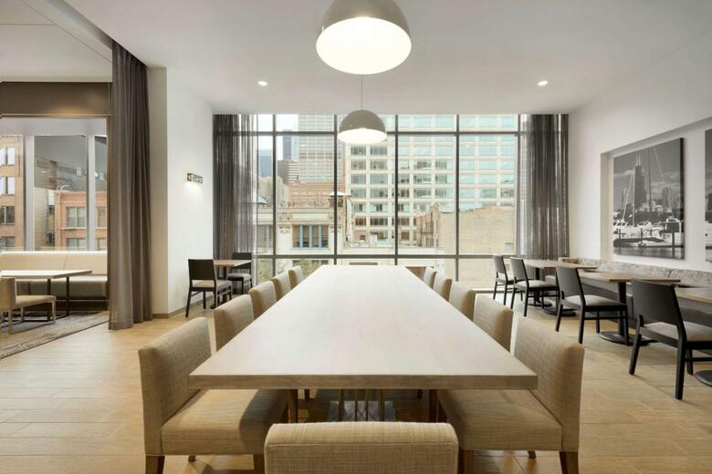 Hotel Hampton By Hilton Chicago Downtown West Loop