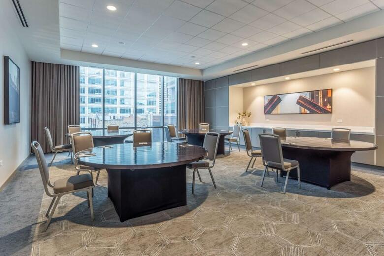 Hotel Hampton By Hilton Chicago Downtown West Loop