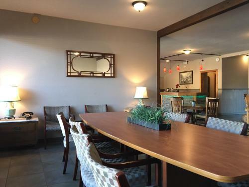 Posada Timber Lodge Inn