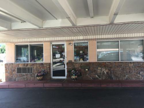 Garden Of The Gods Motel