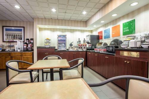 Hotel Comfort Inn & Suites Ft.jackson Maingate