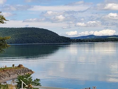 Lake View Motel