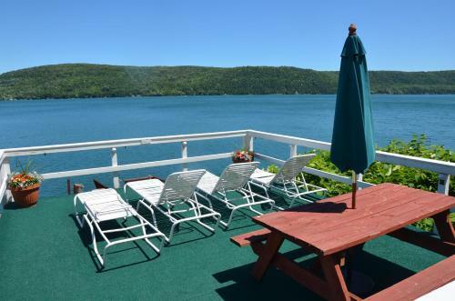 Lake View Motel