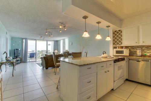 Dolphin Point #406a