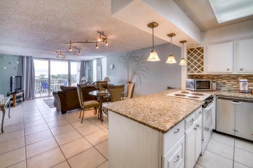 Dolphin Point #406a