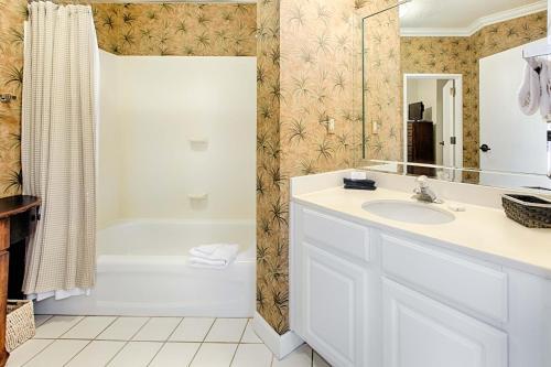 Tides 107 - Flr1 - 2br 2ba - (6)