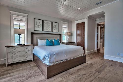 Dolphin Street Home 69