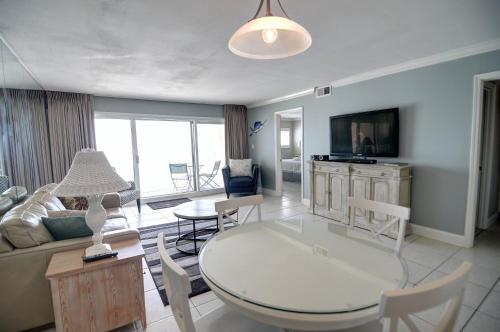 Beach House 604d