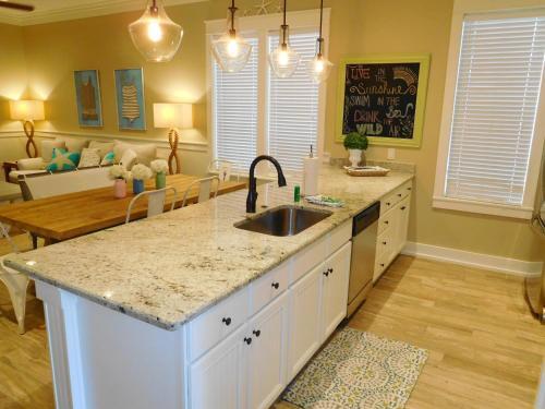 2491 Bungalo Home