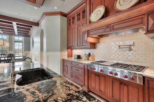 Gigglin Marlin Home