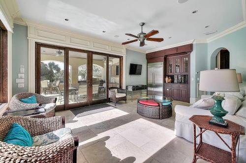 Gigglin Marlin Home