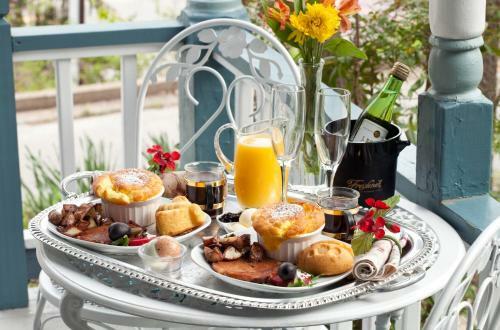Bed & Breakfast Cliff Cottage Inn