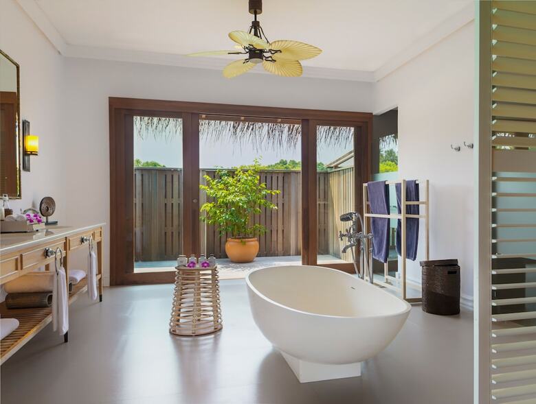 Hotel Dusit Thani Maldives