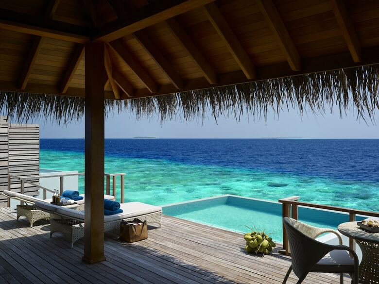 Hotel Dusit Thani Maldives