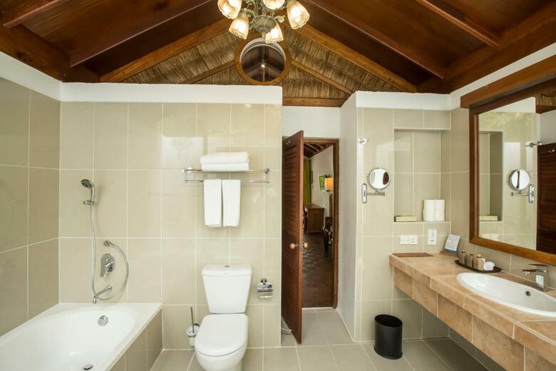Hotel Reethi Beach Resort