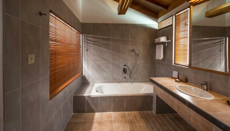 Hotel Reethi Beach Resort