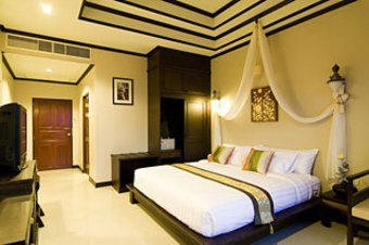 Hotel Kanok Buri Resort & Spa